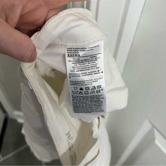 Levi's Signature High-Rise White Skirt - Picture 6 of 6